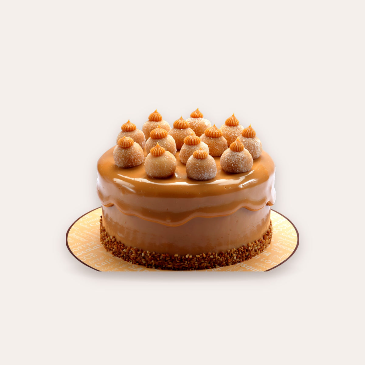 Torta de almendras tostadas con manjar y frambuesa
