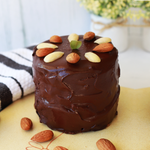 Cargar imagen en el visor de la galería, Torta de chocolate intenso con manjar
